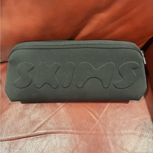 SKIMS BLACK NEOPRENE MAKEUP POUCH NEW WITH TAGS - Picture 4 of 5